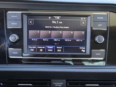 Certified 2023 Volkswagen Jetta SE image 22