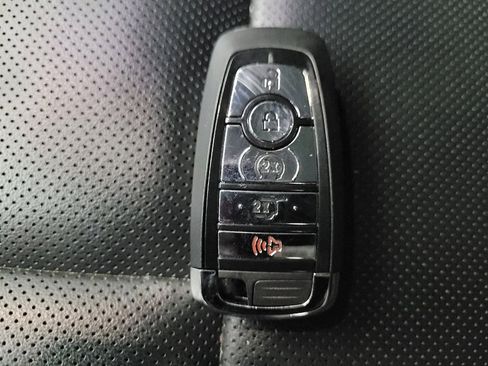 Used 2022 Lincoln Corsair AWD w/ Equipment Group 101A image 32