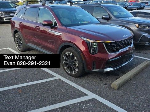 Used 2024 Kia Sorento EX w/ Panoramic Sunroof Package image 2