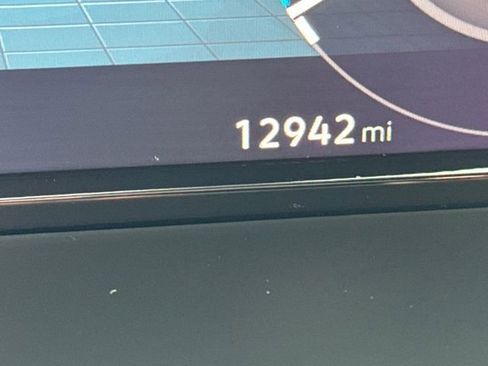 Certified 2025 Volkswagen Atlas Cross Sport SE w/ Black Wheel Package image 23