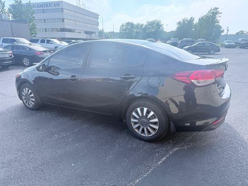 Used 2017 Kia Forte LX FWD image 3