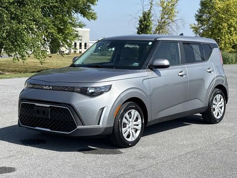 Used 2023 Kia Soul LX FWD image 28