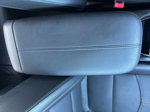 Used 2023 Chevrolet Equinox Premier image 39