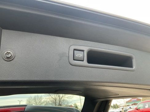 New 2026 Toyota Highlander Platinum image 13