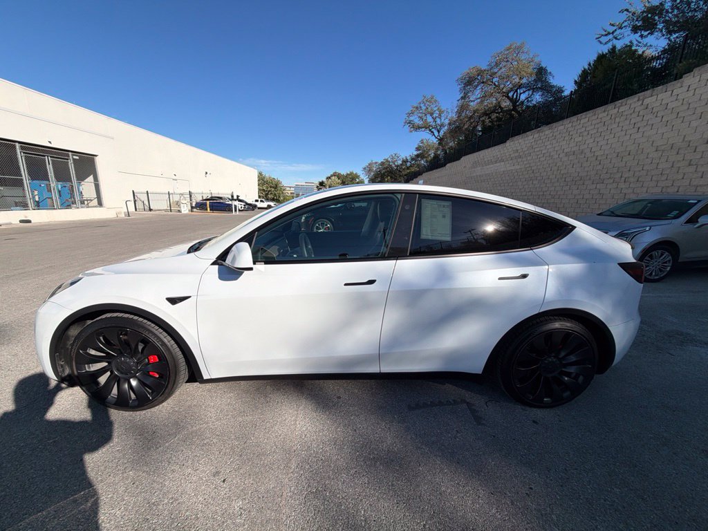 Used 2022 Tesla Model Y Performance AWD/4WD image 2