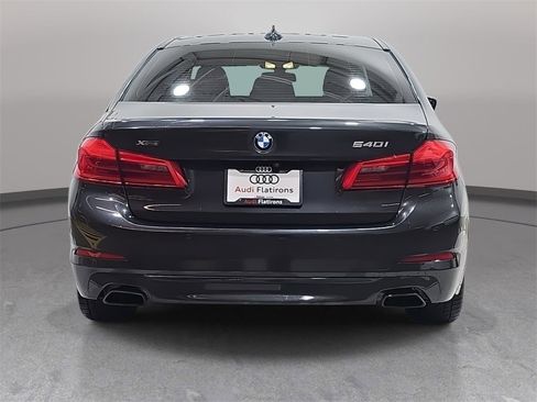 Used 2017 BMW 540i xDrive image 7
