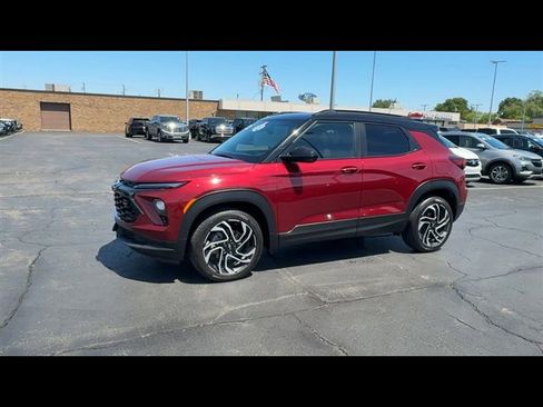 Used 2025 Chevrolet TrailBlazer RS w/ Convenience Package AWD/4WD image 4