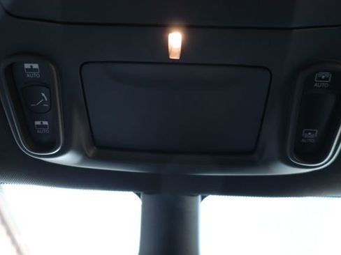 New 2026 Chrysler Pacifica Limited FWD image 30
