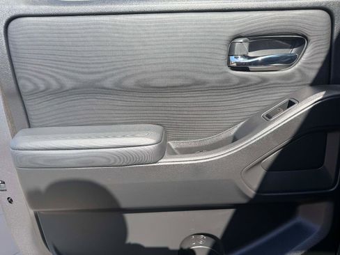 Used 2023 Nissan Frontier SV w/ Midnight Edition Package image 12