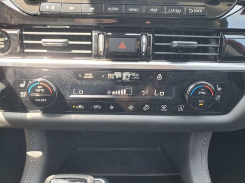 New 2025 Nissan Pathfinder Platinum image 36