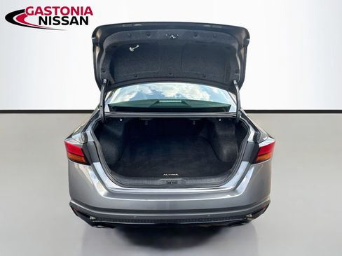 Used 2024 Nissan Altima 2.5 SR FWD image 33