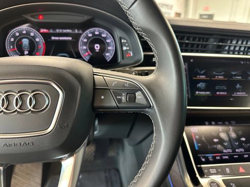 Used 2023 Audi Q8 Premium Plus AWD/4WD image 21