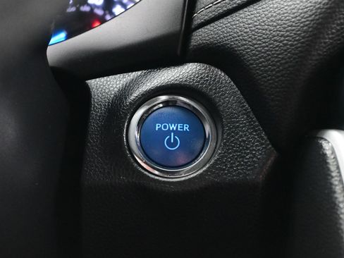 Used 2020 Toyota RAV4 XLE image 22