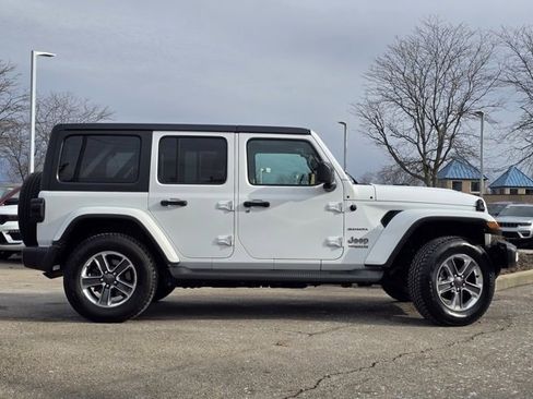 Used 2020 Jeep Wrangler Unlimited Sahara image 29