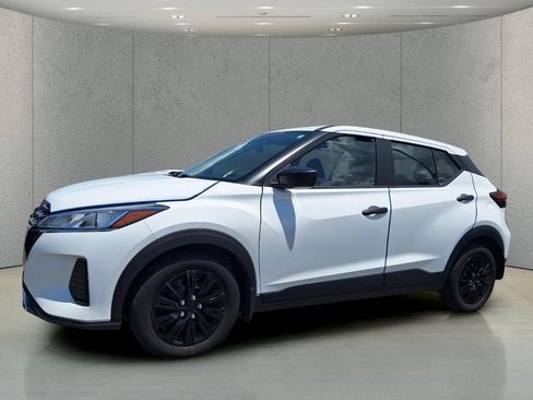 Used 2025 Nissan Kicks Play S FWD image 1