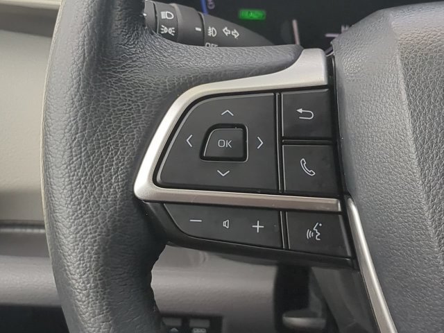 Certified 2024 Toyota Sienna XLE FWD image 30