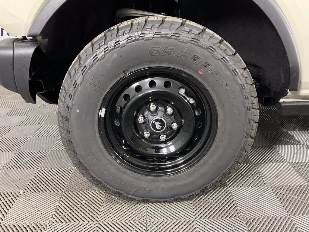 New 2026 Ford Bronco Big Bend w/ Black Diamond Package AWD/4WD image 10