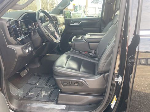 Used 2025 GMC Sierra 1500 SLT image 12