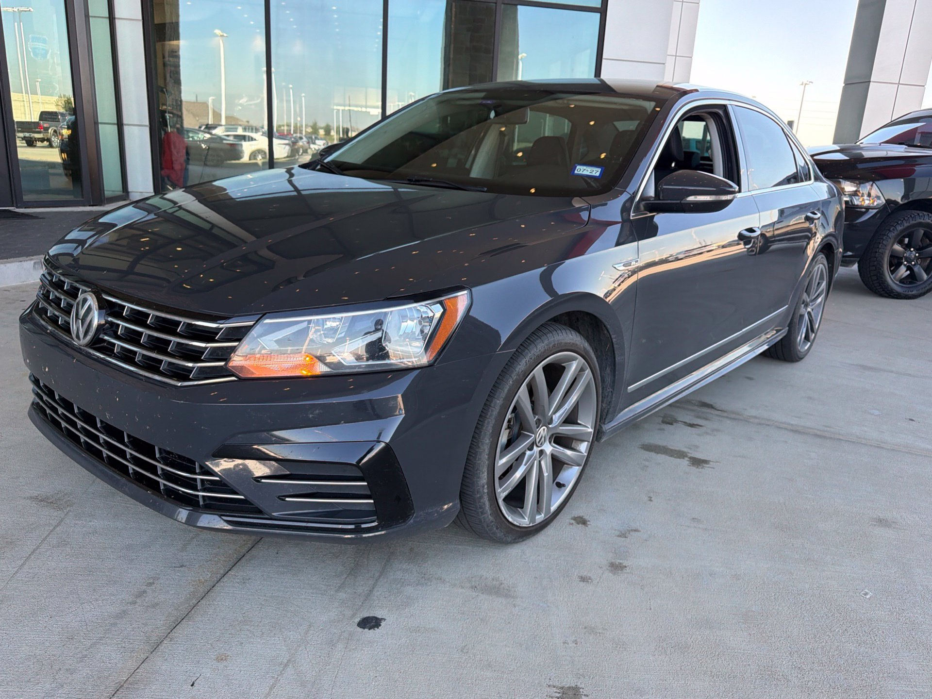 Used 2017 Volkswagen Passat 1.8T R-Line FWD image 7