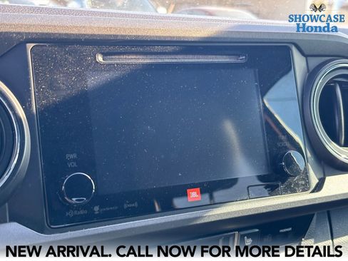 Used 2017 Toyota Tacoma TRD Off-Road image 10