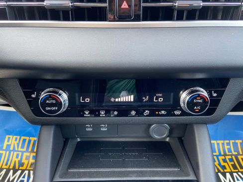 New 2026 Mitsubishi Outlander ES FWD image 21