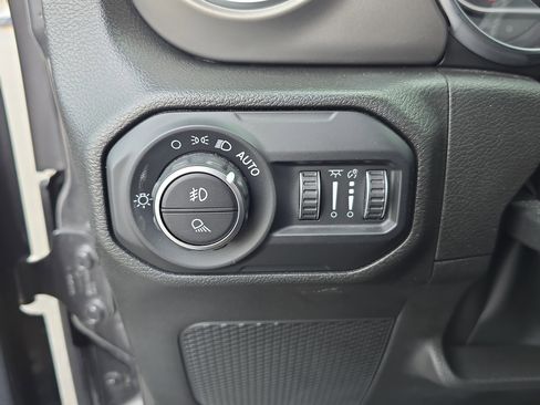 Used 2022 Jeep Gladiator Rubicon w/ LED Lighting Group image 24