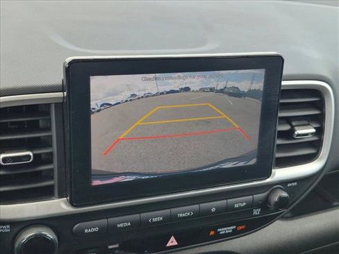 Used 2021 Hyundai Venue SE FWD image 13