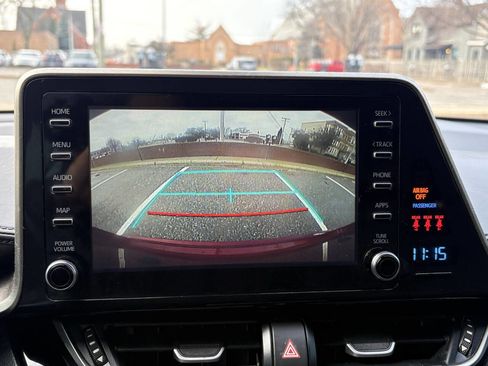 Used 2019 Toyota C-HR XLE image 39