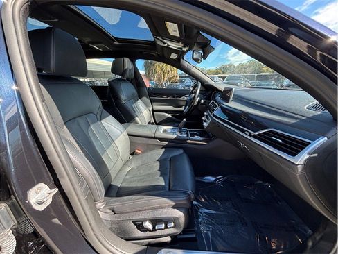Used 2019 BMW 740i w/ M Sport Package image 42