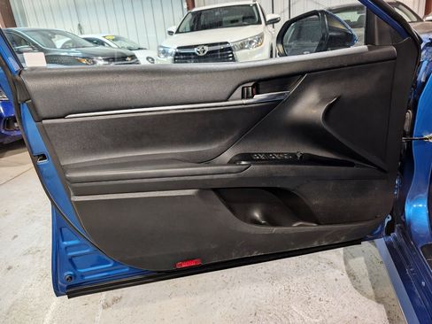 Used 2020 Toyota Camry LE FWD image 10