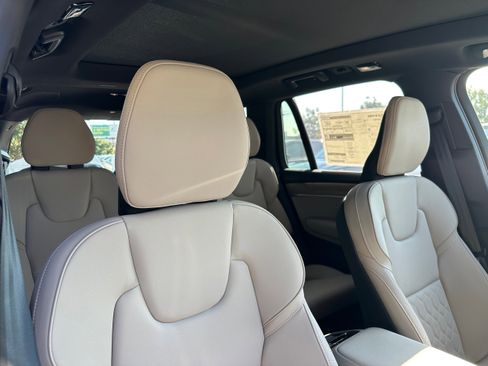 New 2026 Volvo XC90 T8 Plus image 9