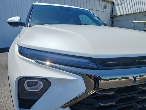 Used 2025 Chevrolet TrailBlazer ACTIV w/ Convenience Package FWD image 12