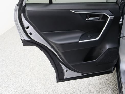 Used 2025 Toyota RAV4 XLE FWD image 26