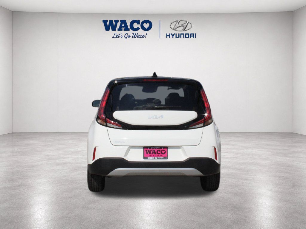 Used 2023 Kia Soul S FWD image 9