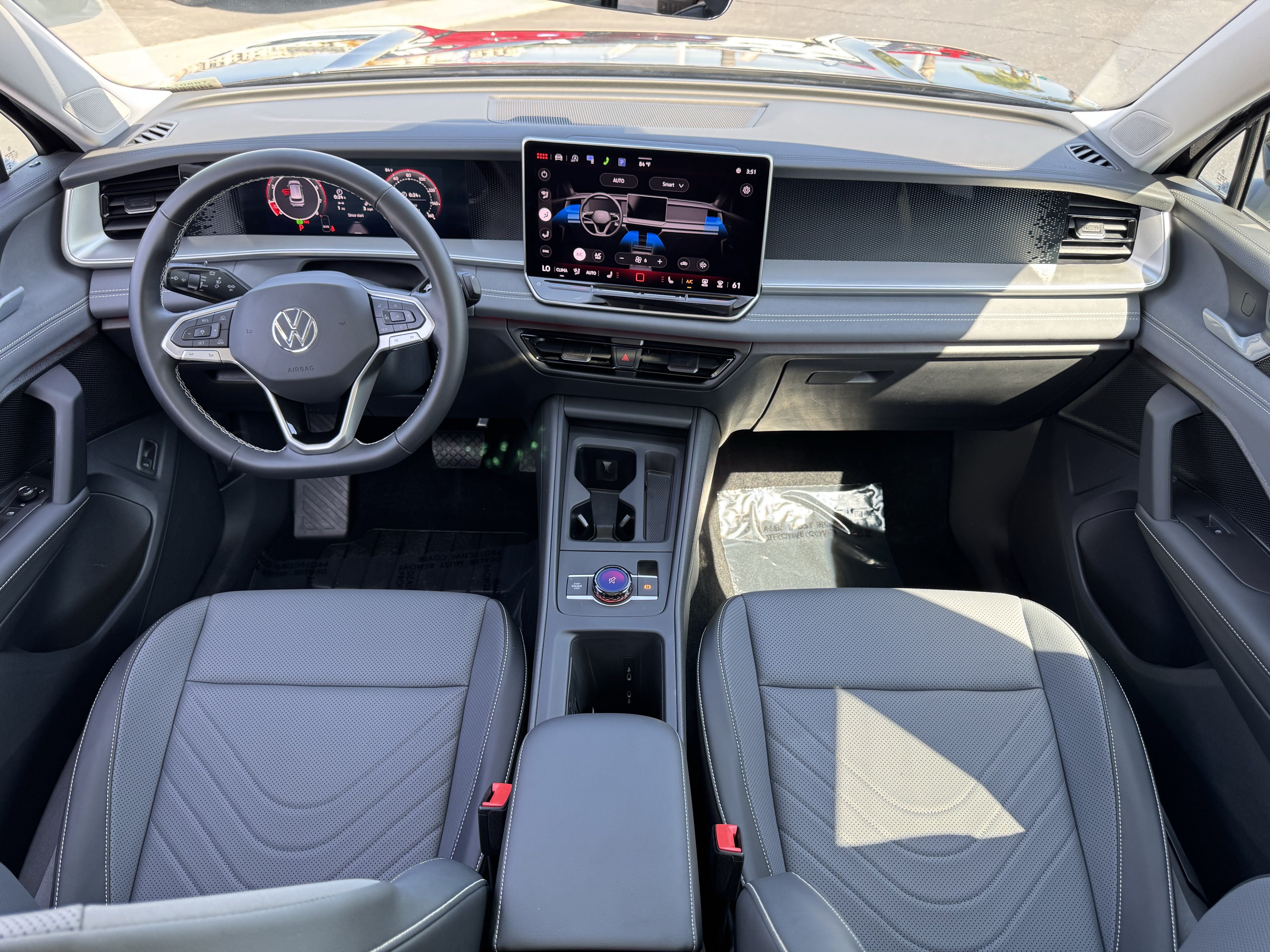 Certified 2025 Volkswagen Tiguan SE AWD/4WD image 29