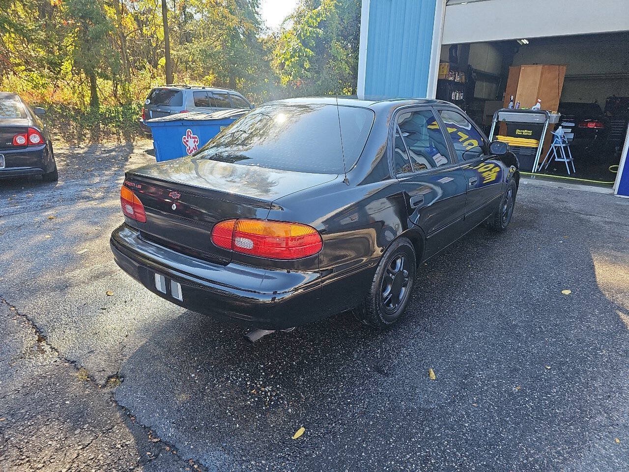 Used 2001 Chevrolet Prizm FWD image 6