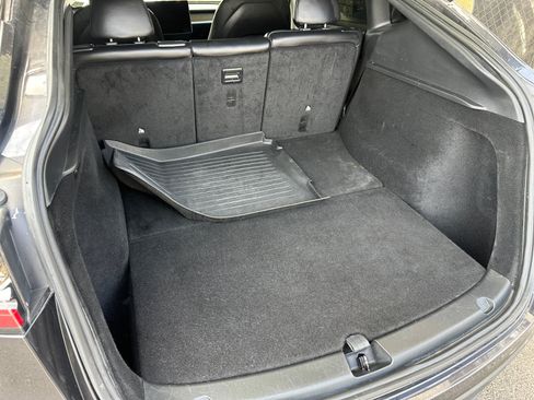 Used 2024 Tesla Model Y 2WD image 25