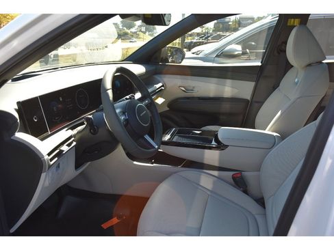 New 2025 Hyundai Tucson Limited image 7