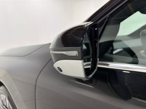 Used 2025 BMW X3 xDrive30i w/ Premium Package image 9