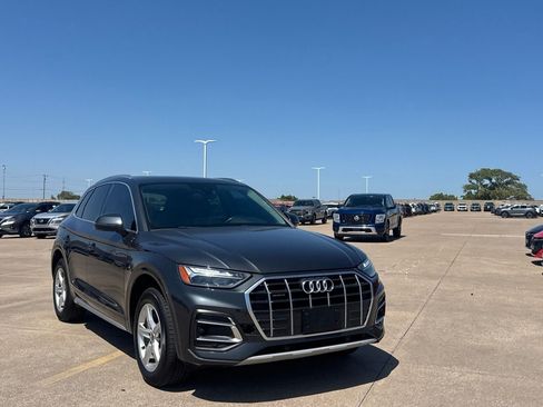 Used 2021 Audi Q5 2.0T Premium w/ Convenience Package AWD/4WD image 2