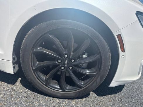 Used 2020 Lincoln MKZ Reserve w/ Luxury Package FWD image 10