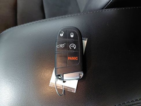 Used 2020 Jeep Grand Cherokee Altitude AWD/4WD image 5