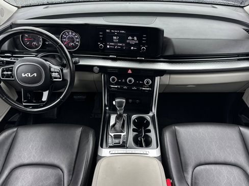 Used 2022 Kia Carnival LX image 13