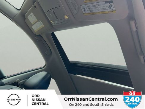 Used 2017 Nissan Rogue SL w/ SL Premium Package FWD image 18