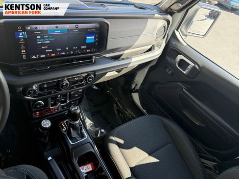 Used 2024 Jeep Wrangler Unlimited Rubicon 4xe image 20