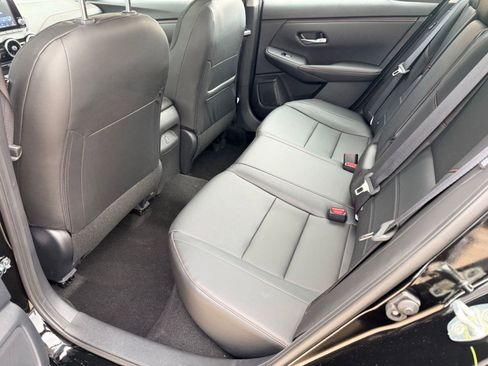 New 2025 Nissan Sentra SR image 12