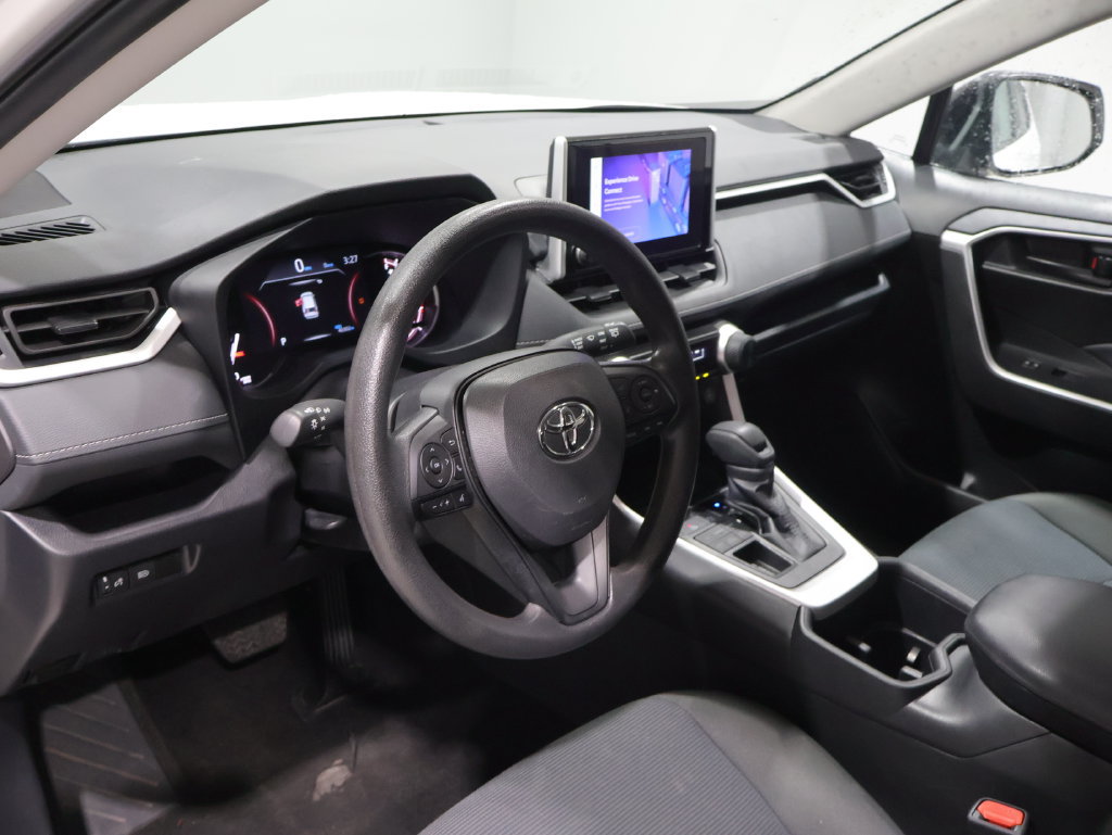 Used 2025 Toyota RAV4 LE AWD/4WD image 13