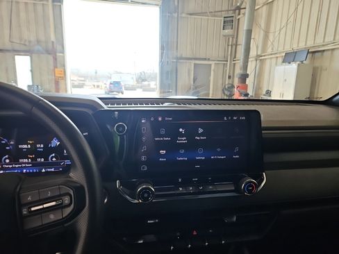 Used 2024 Chevrolet Colorado W/T image 14