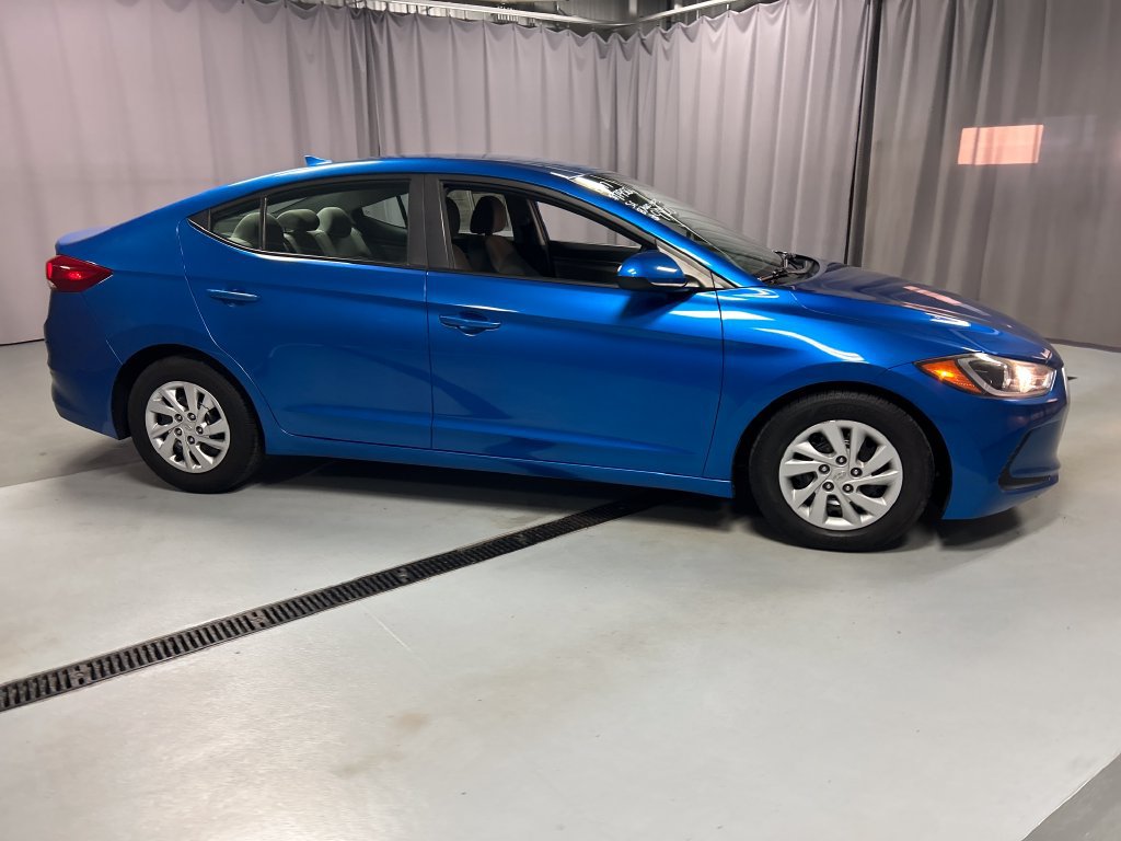 Used 2017 Hyundai Elantra SE FWD image 8