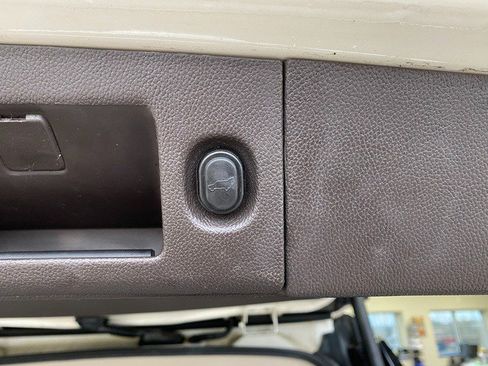 Used 2015 GMC Yukon XL Denali w/ Touring Package image 30